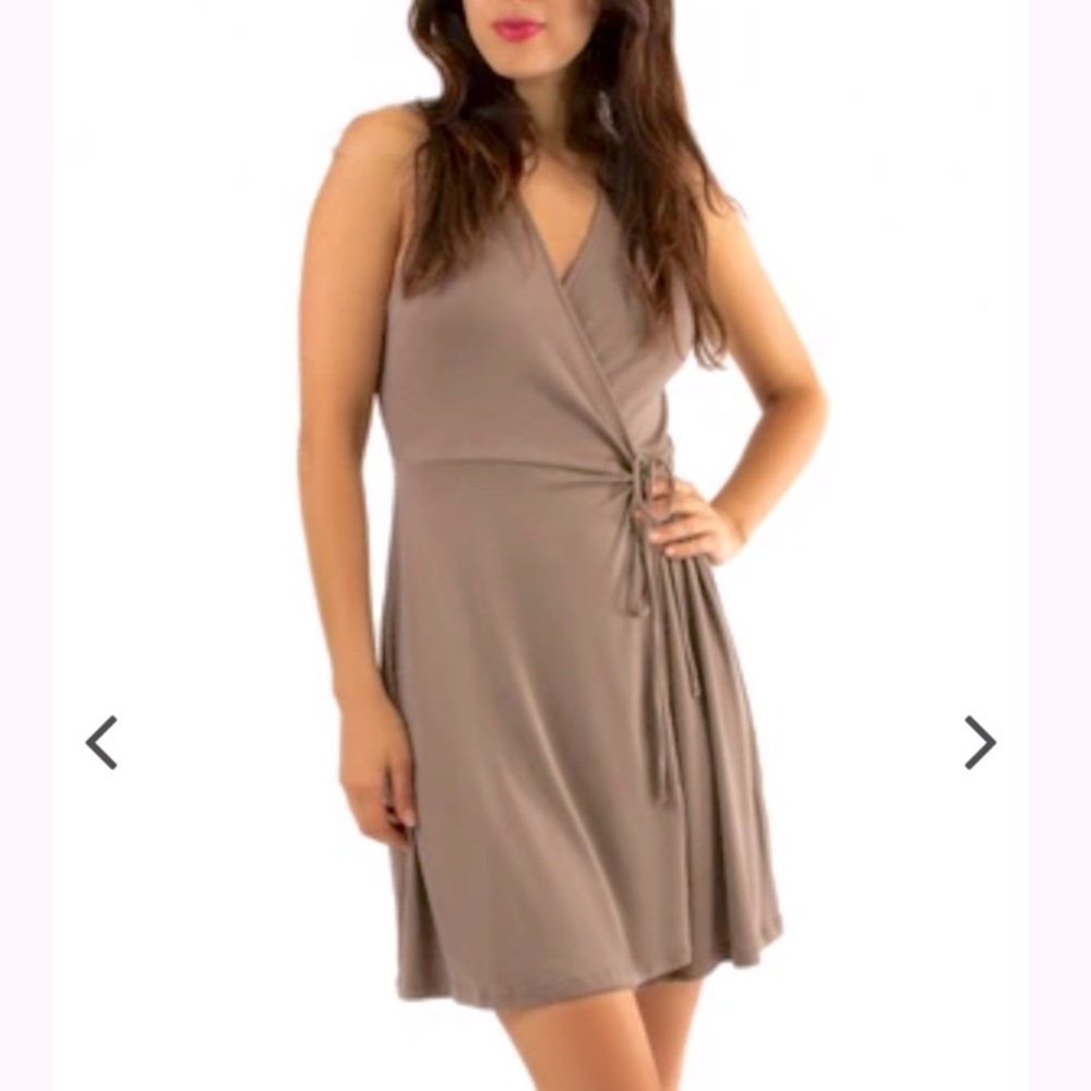 🤎HOST PICK 2/28!🤎 🆕 brown sleeveless wrap dress - NWT!
